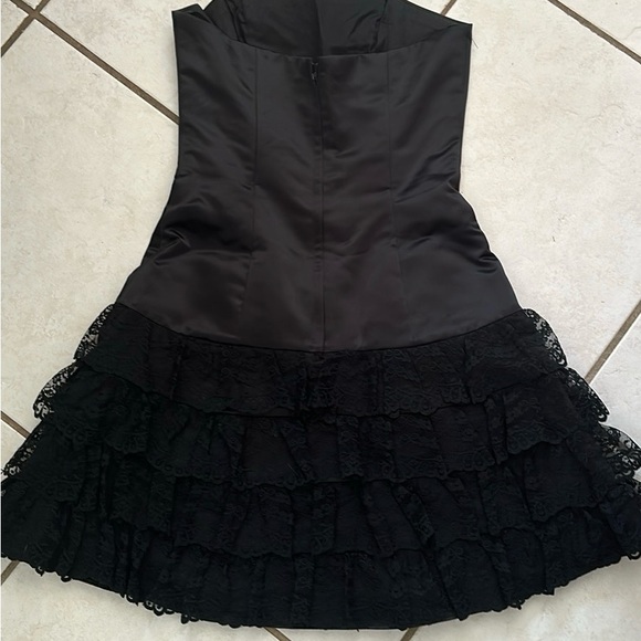 Formal Dress - Picture 2 of 3